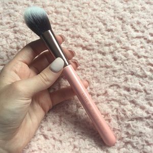 Luxie 660 Precision Foundation Brush